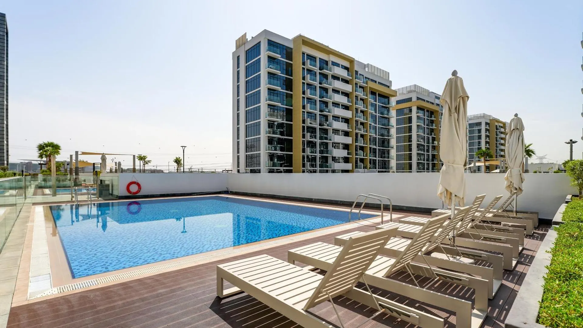 Apartment Unique Studio In Azizi Riviera,City & Pool View Dubai