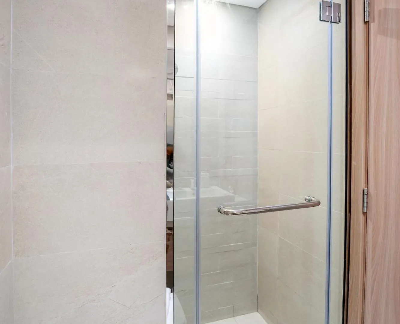 Unique Studio In Azizi Riviera,City & Pool View Dubai Apartment