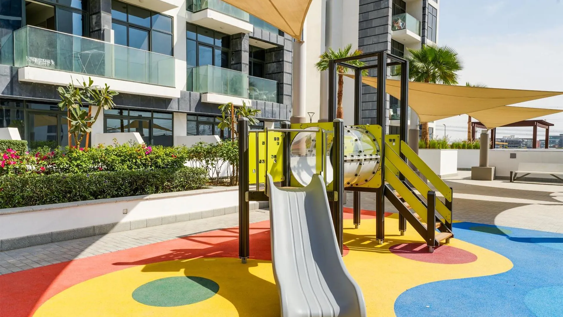 Unique Studio In Azizi Riviera,City & Pool View Dubai